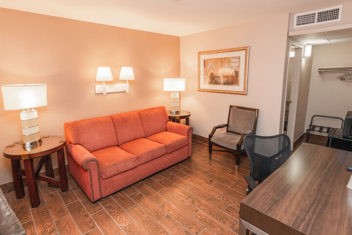 Room 11 of 21