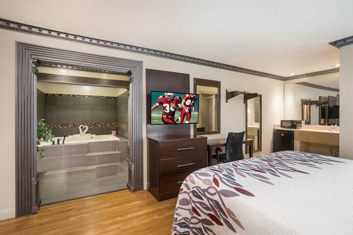 Room 27 of 38