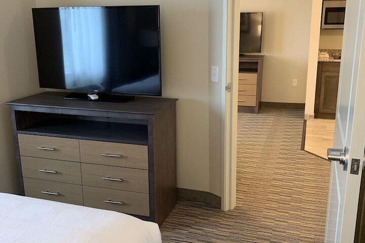 Little Crow Hotel & Conference Trademark by Wyndham