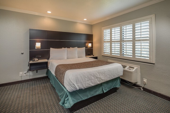 Room 17 of 21