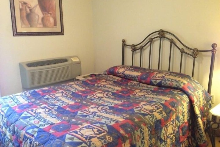 Room 22 of 38