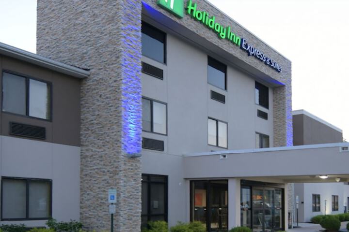Hotel 5 of 57
