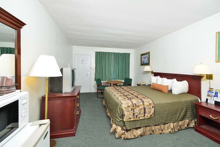 Room 18 of 22