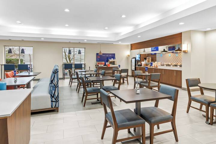 Holiday Inn Express & Suites Hebron - Cincinnati Airport by IHG