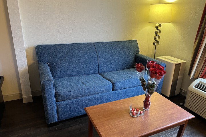 Room 14 of 33
