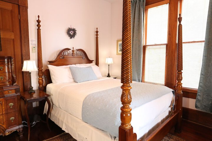 Room 123 of 206