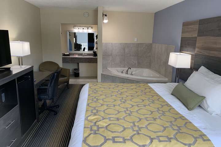 Room 11 of 25