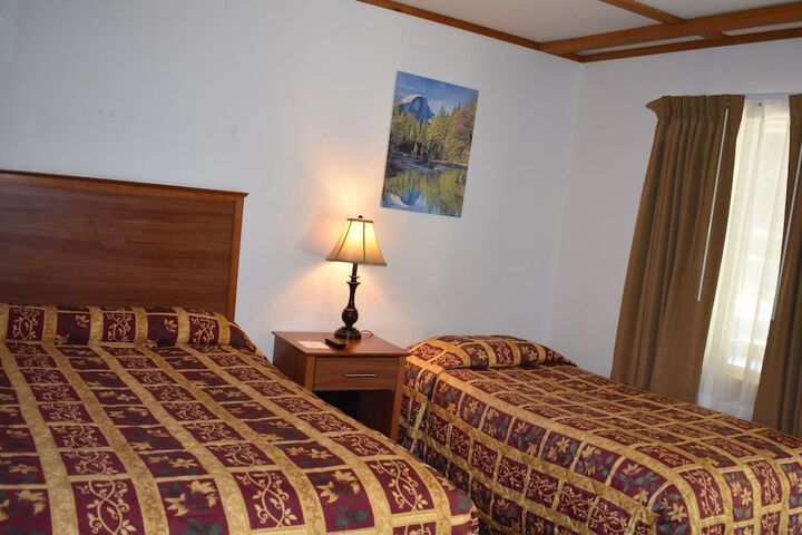 WHITE CHIEF MOUNTAIN LODGE