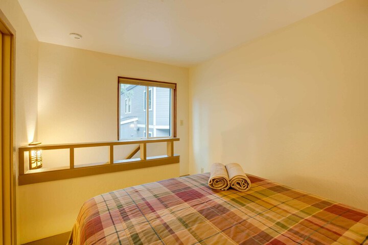 Mountain Condo w / Fireplace in Kirkwood Ski Resort