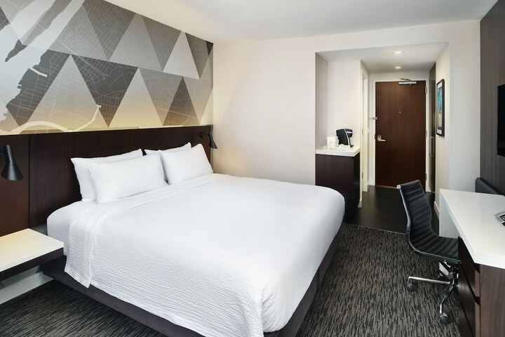 Room 16 of 47
