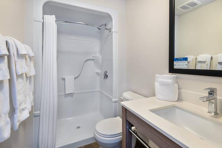 Comfort Inn & Suites Thousand Islands Harbour District