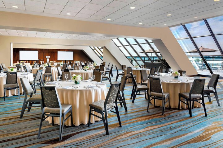 The Westin Harbour Castle Toronto