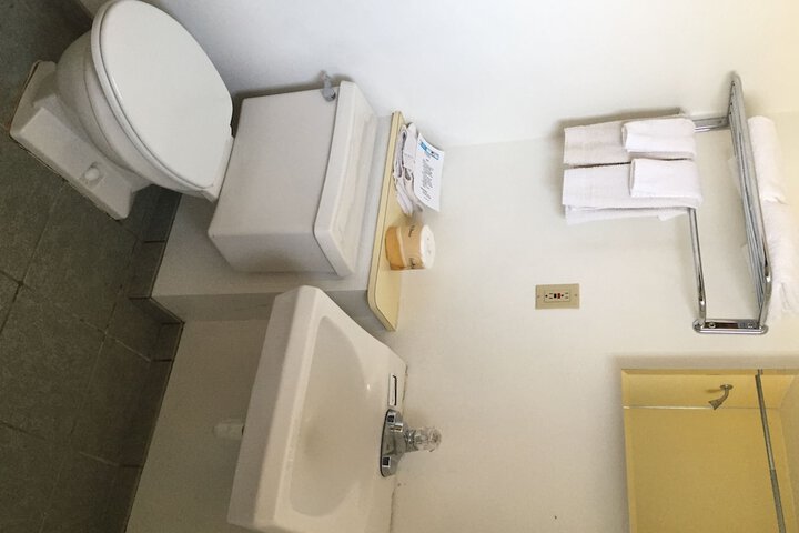 Room 6 of 21