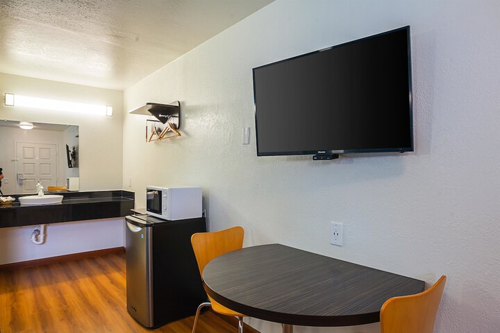 Room 18 of 31