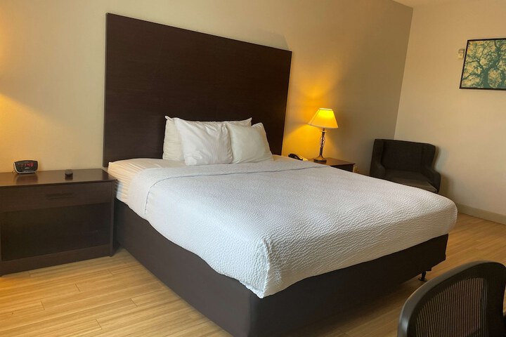 Room 16 of 24