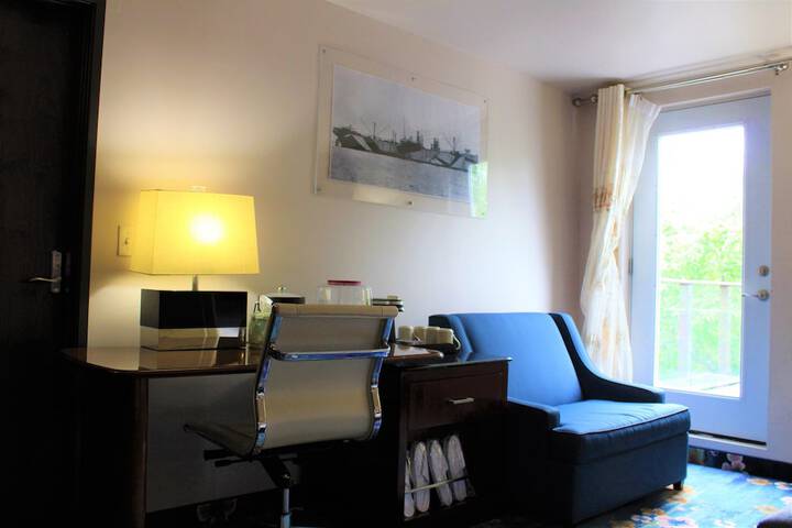 Room 35 of 74