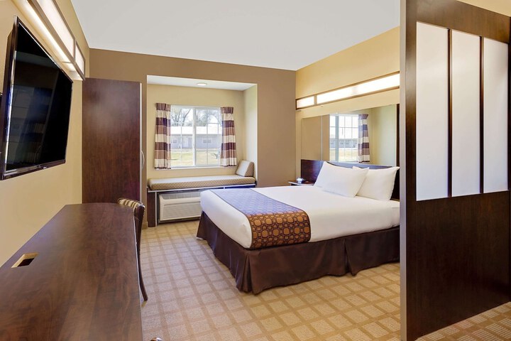 Room 15 of 25
