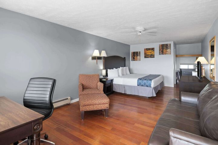 Room 9 of 25