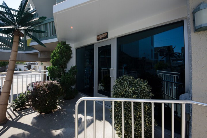 Hotel 6 of 185