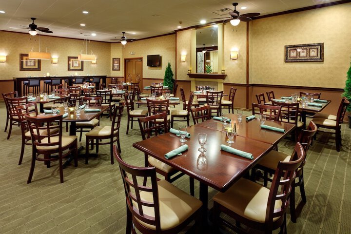 Dining 41 of 55
