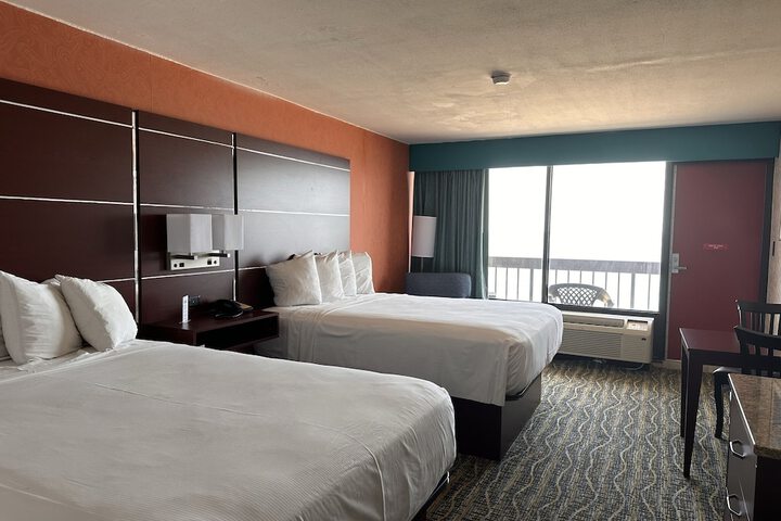 Room 28 of 40