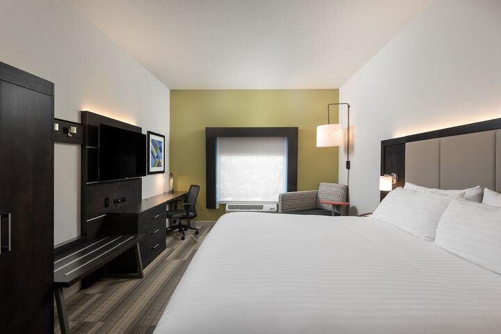 Holiday Inn Express & Suites Lakeland South by IHG