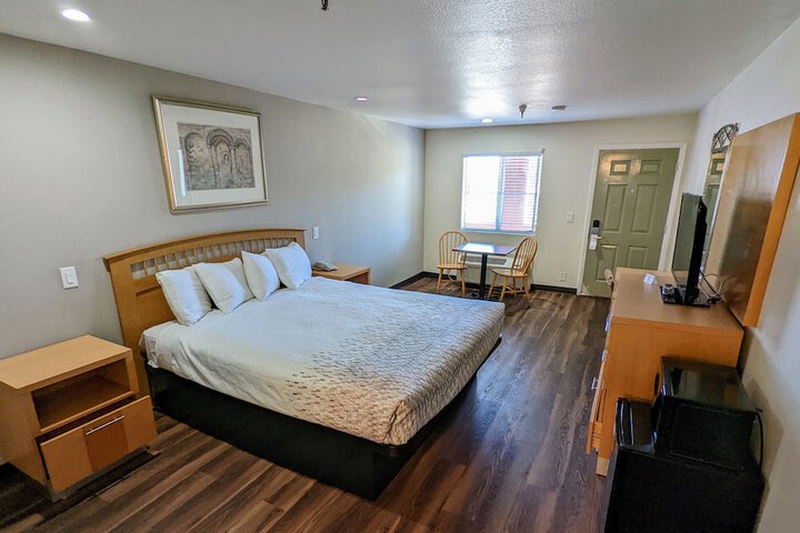 Room 70 of 80