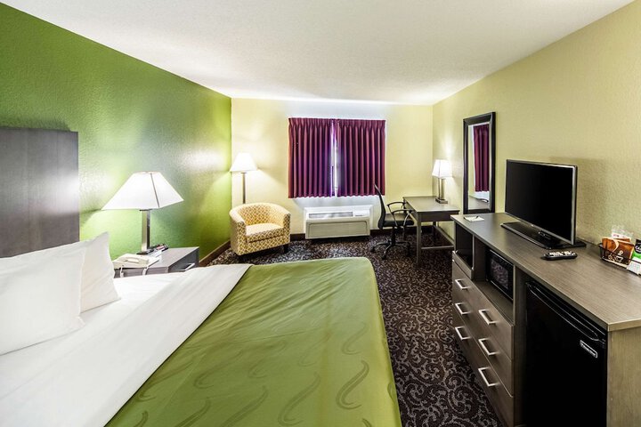 Room 21 of 38