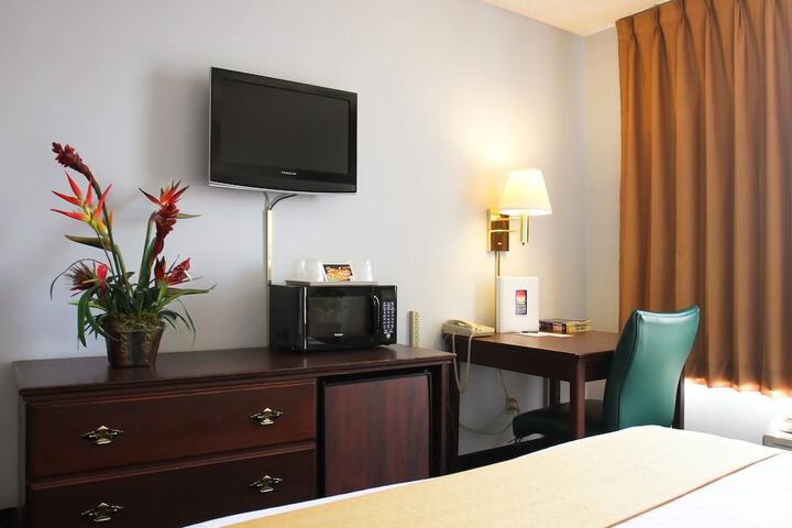 Room 17 of 44