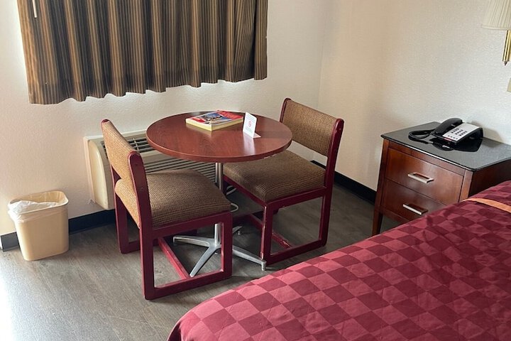 Room 22 of 33