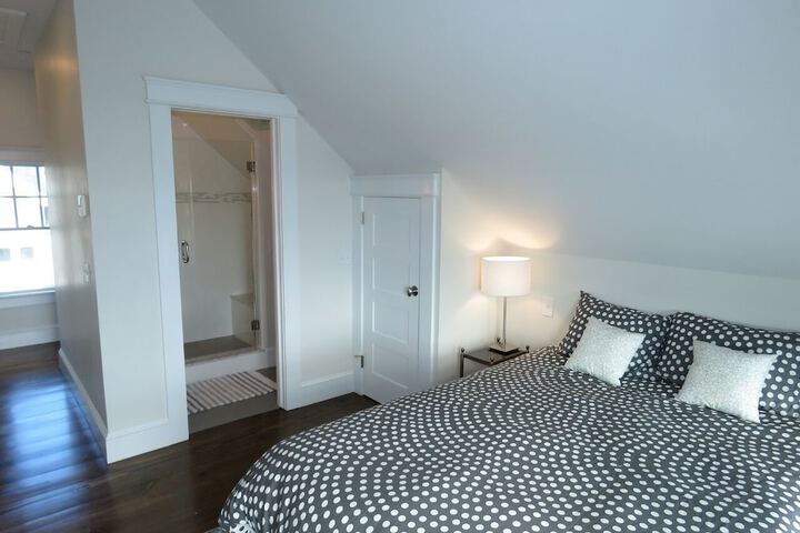 Room 60 of 163
