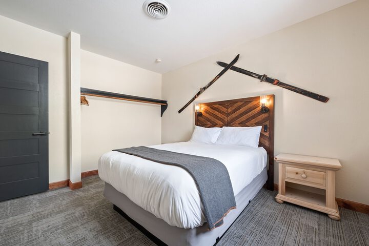 Room 16 of 115