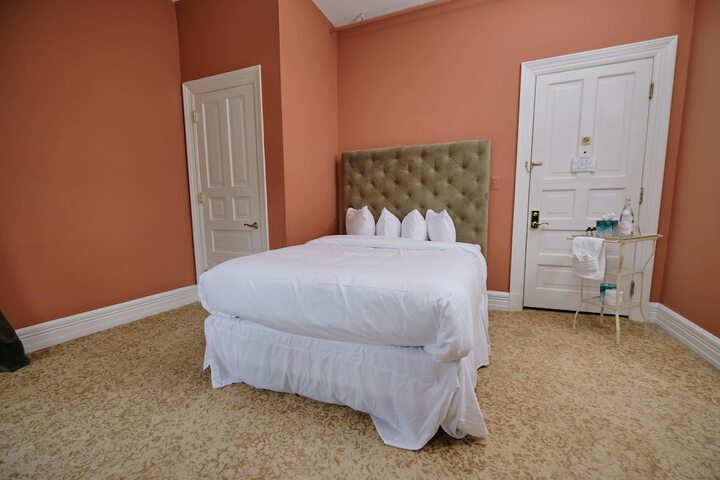 Room 127 of 185