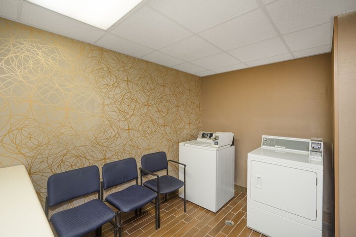 Room 6 of 34