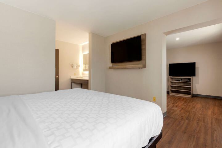 Room 16 of 46