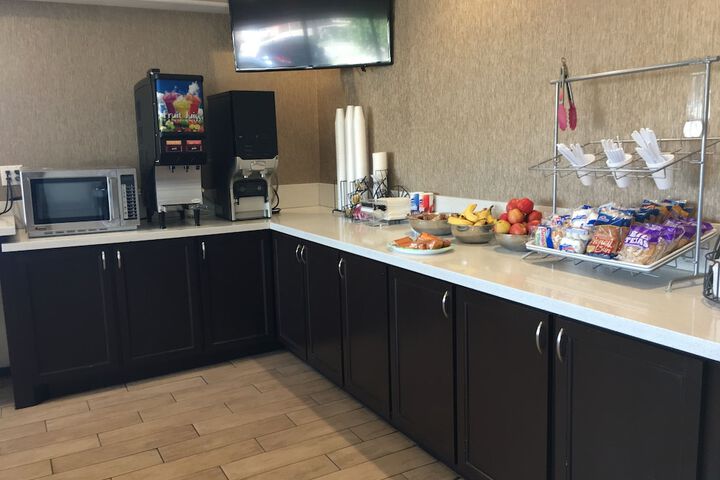 Breakfast/Coffee Service 22 of 36