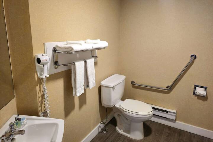 Room 13 of 47