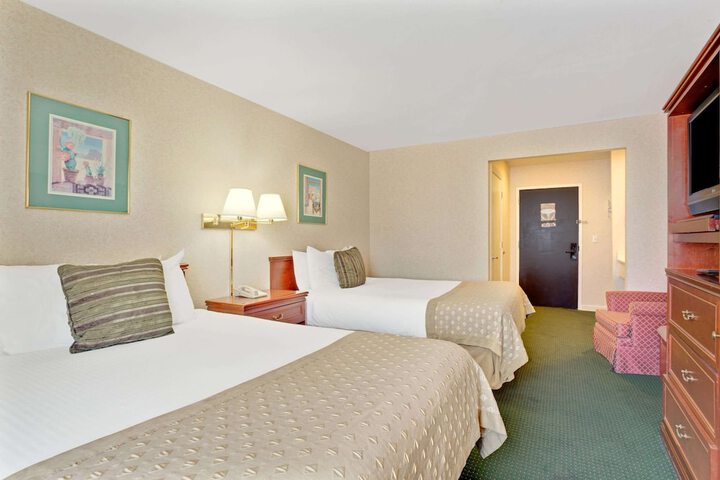 Room 26 of 43