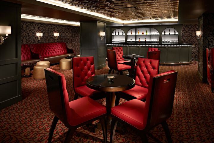 Lounge 114 of 134