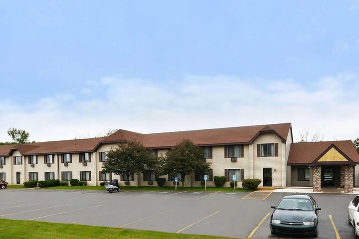 Travelodge by Wyndham Ishpeming / Marquette