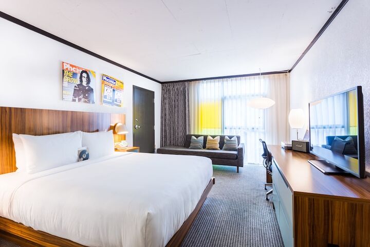 Room 38 of 65