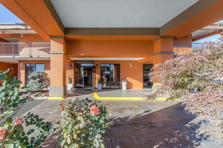 Hotel 5 of 52
