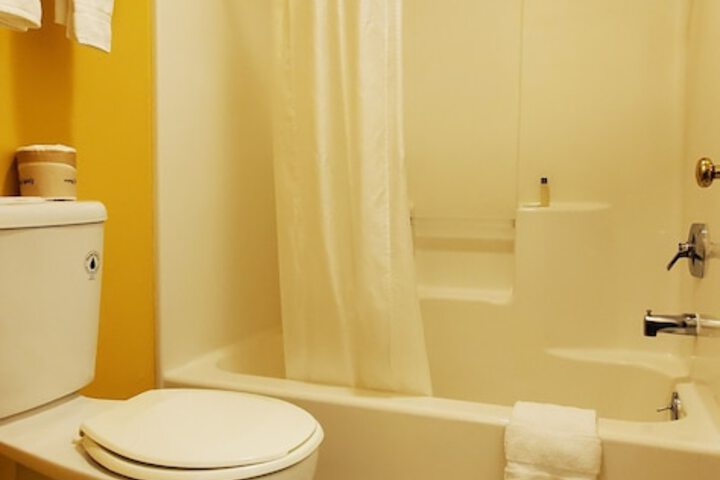 Room 25 of 53