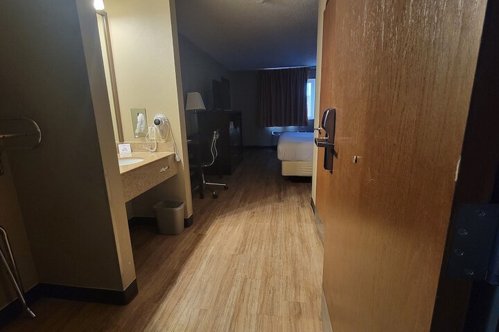 Room 14 of 21