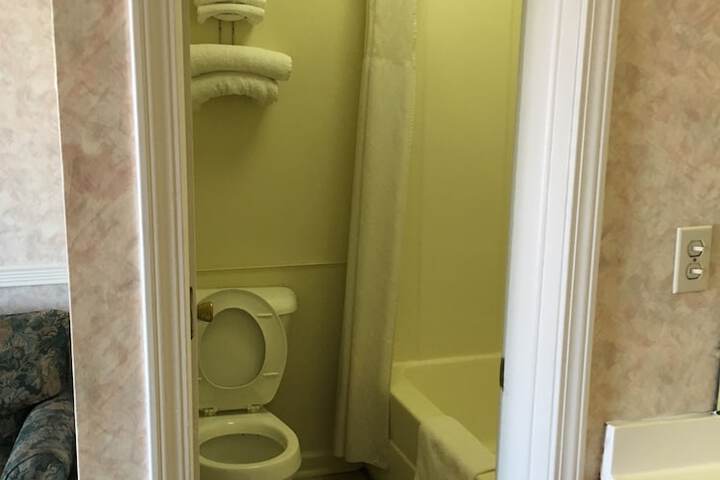 Room 14 of 16