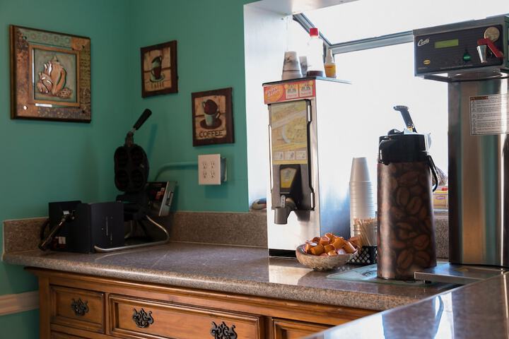 Breakfast/Coffee Service 52 of 66