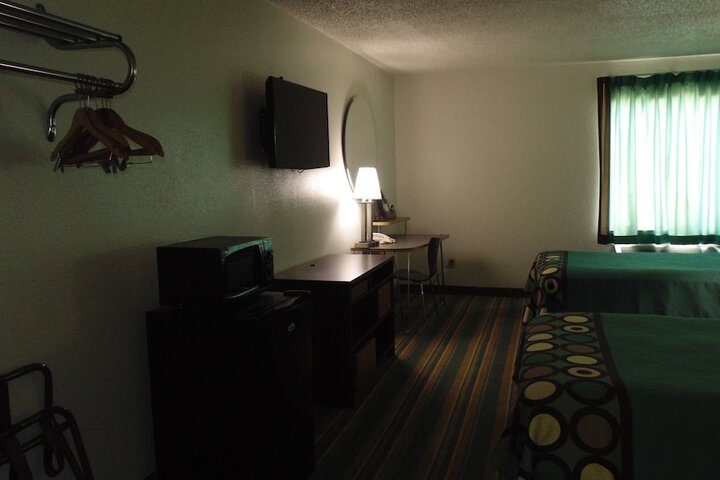 Super 8 by Wyndham Sapulpa / Tulsa Area