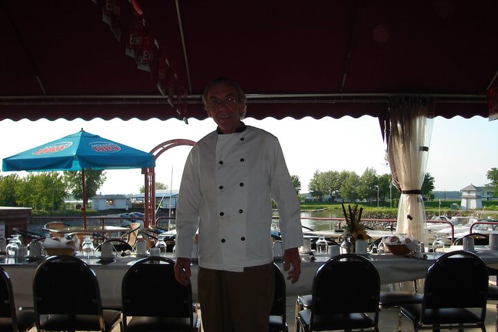 Dining 20 of 31