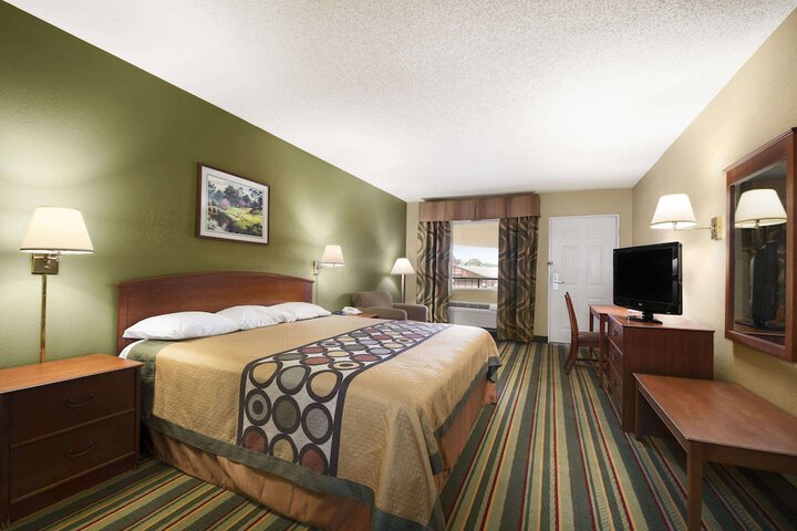 Room 12 of 31