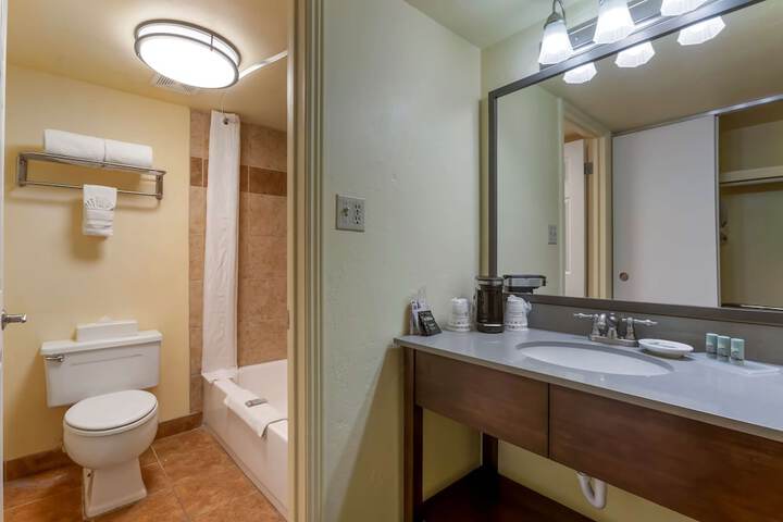 Room 22 of 28